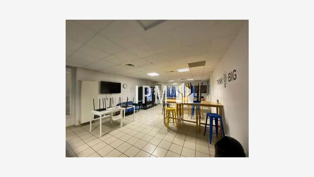 Local bureaux 1550 m2 à louer 13010