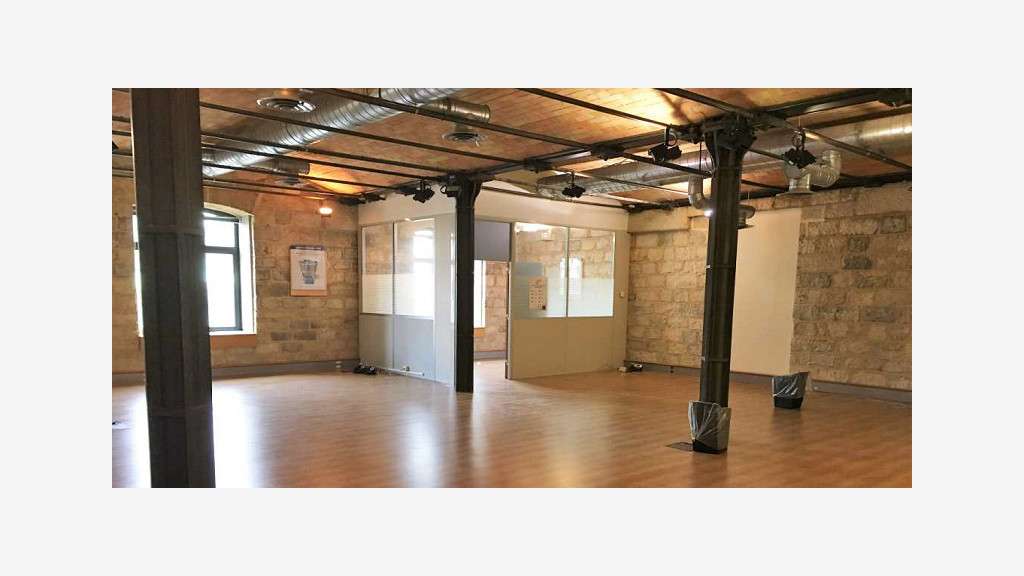 À louer bureaux 2512m² à Marseille Les Docks