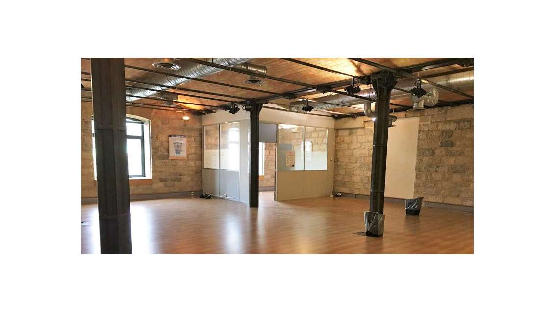 À louer bureaux 2512m² à Marseille Les Docks