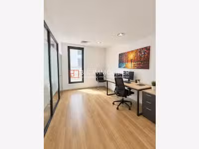 Loue bureaux 150m² au 3ème étage à Marseille 13006