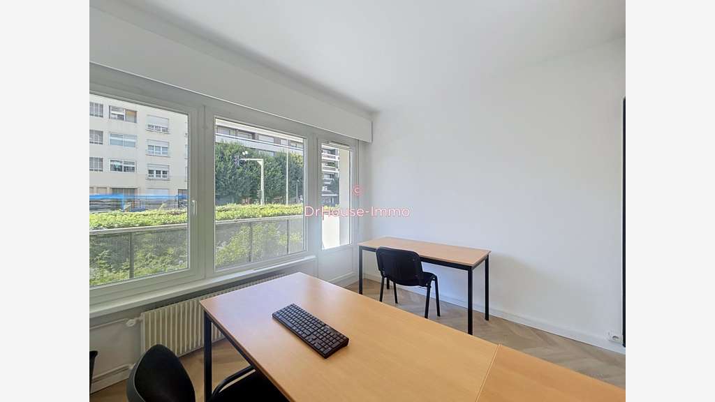 Loue bureau 11m² en centre affaires à Marseille 8