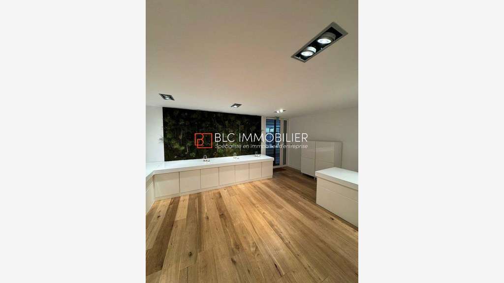 Bureaux 129m² à louer à Marseille 8e