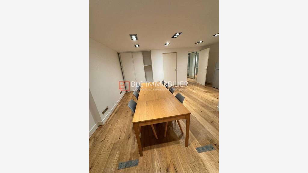 Bureaux 129m² à louer à Marseille 8e