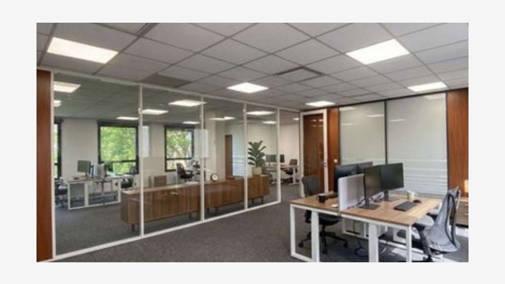 Bureaux de 50 à 107m² à louer en R+1 à Massy