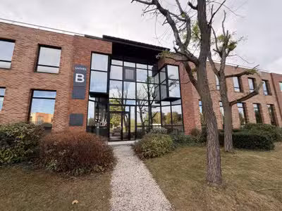 Bureaux de 50 à 107m² à louer en R+1 à Massy