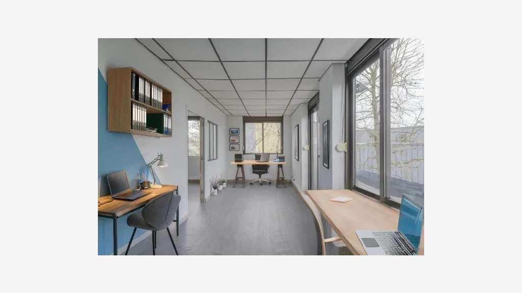 LOCAL PROFESSIONNEL POLYVALENT À LOUER – 122 m² –