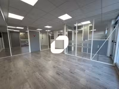 A louer Bureaux 105m² Maule