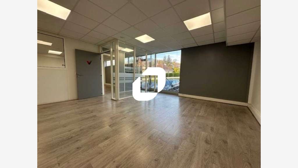 A louer Bureaux 105m² Maule