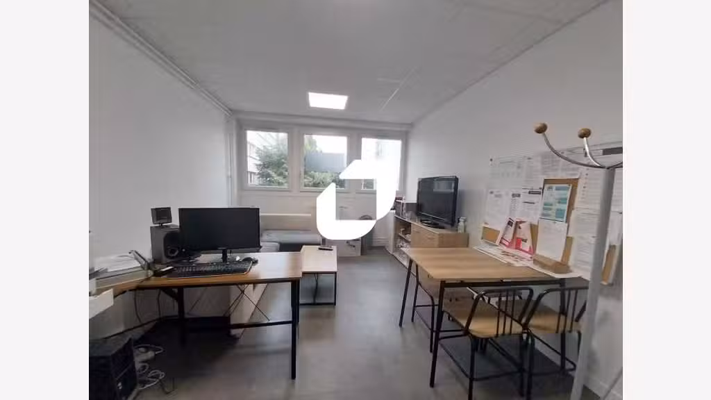 A louer Bureaux 68m² Maurepas