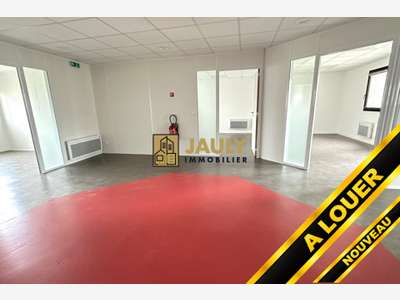 Magnifiques bureaux 240m² + 1 local + 6 parking