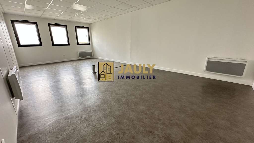 Magnifiques bureaux 240m² + 1 local + 6 parking