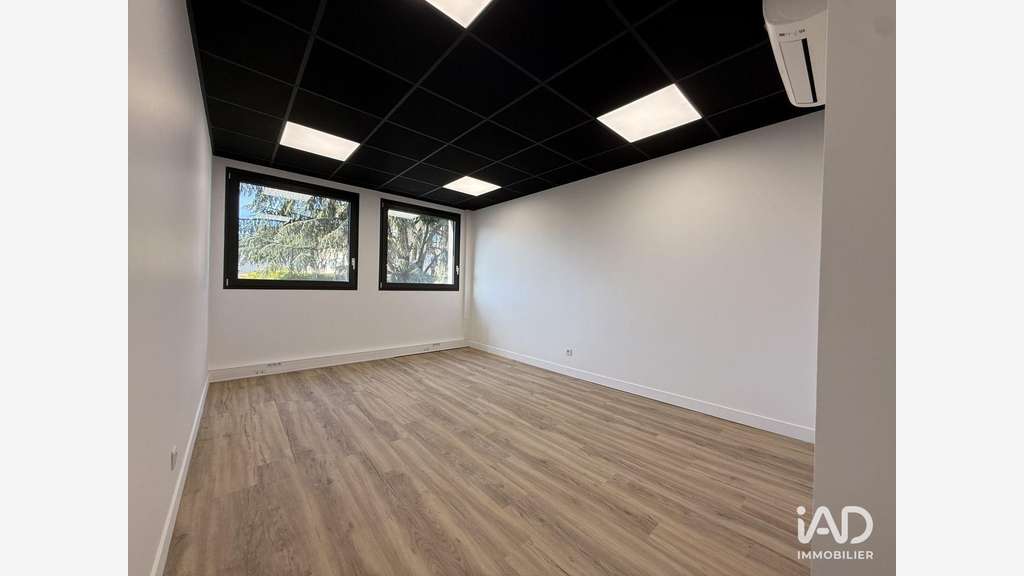 A louer bureaux très lumineux 130m² R+1 à Melun