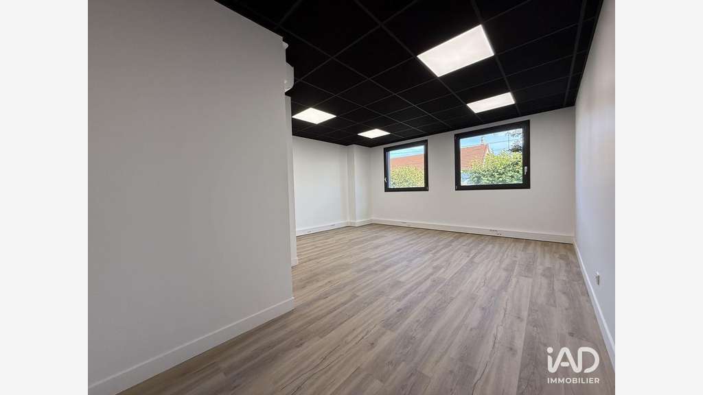 A louer bureaux très lumineux 130m² R+1 à Melun
