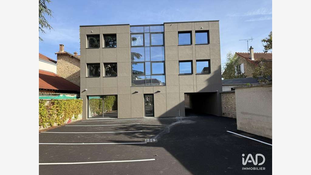 A louer bureaux très lumineux 130m² R+1 à Melun