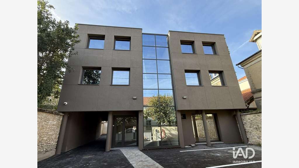 A louer bureaux très lumineux 130m² R+1 à Melun