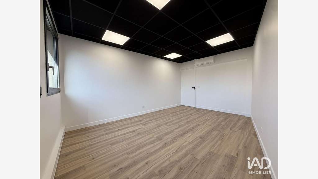 A louer bureaux très lumineux 130m² R+1 à Melun