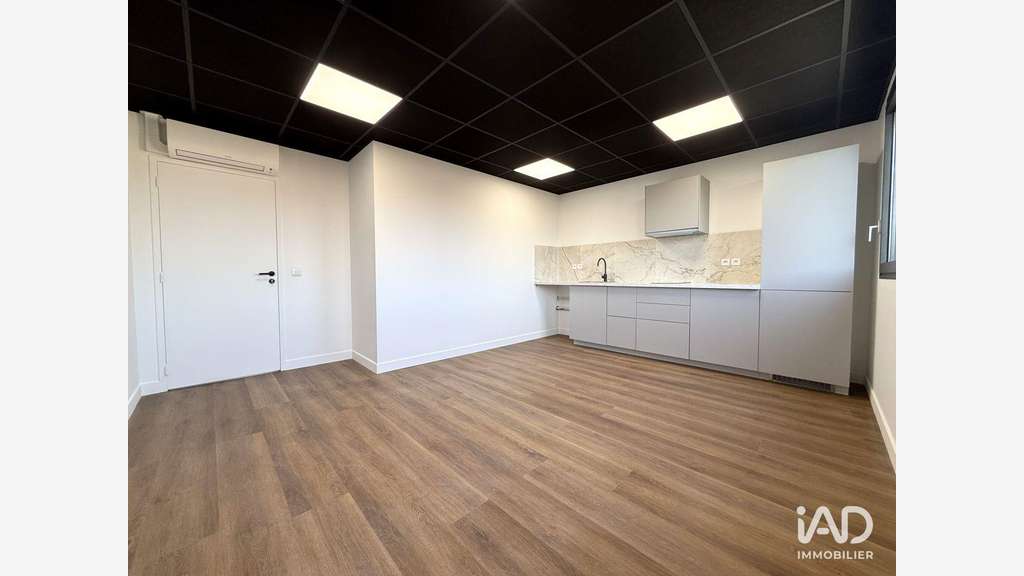 A louer bureau de 130m² au 2ème étage à Melun