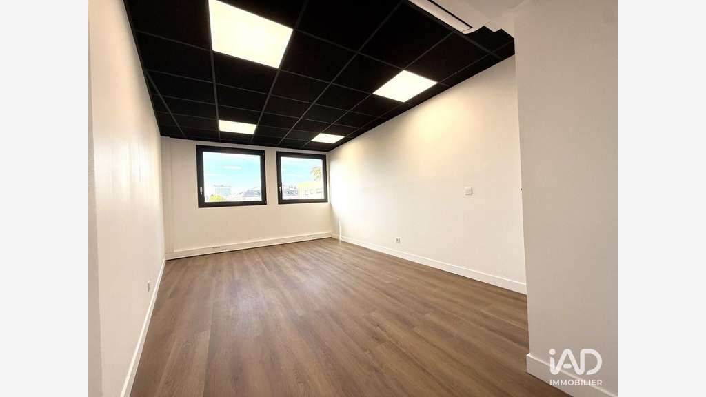 A louer bureau de 130m² au 2ème étage à Melun