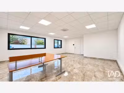 A louer bureau lumineux zone commerciale à Mennecy