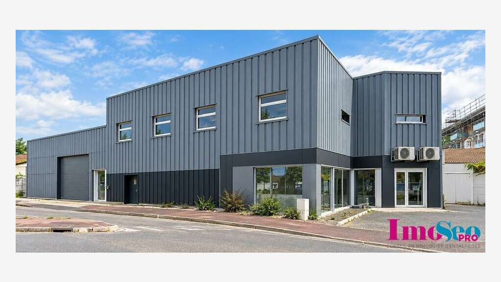 Bureaux de 300m² à louer en R+1 à Mérignac