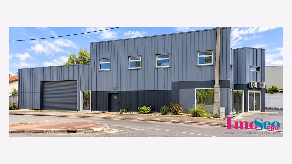 Bureaux de 300m² à louer en R+1 à Mérignac