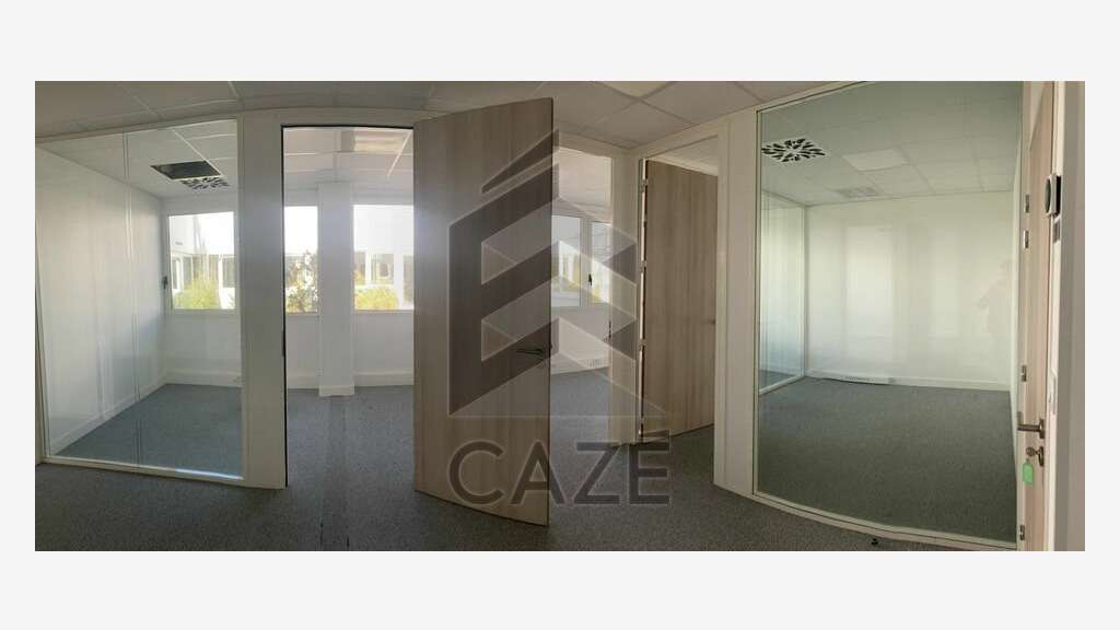 Bureaux rénovés de 1141m² à louer à Mérignac