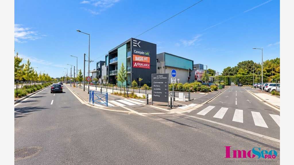 Local commercial de 1800m² à louer en zc Mérignac