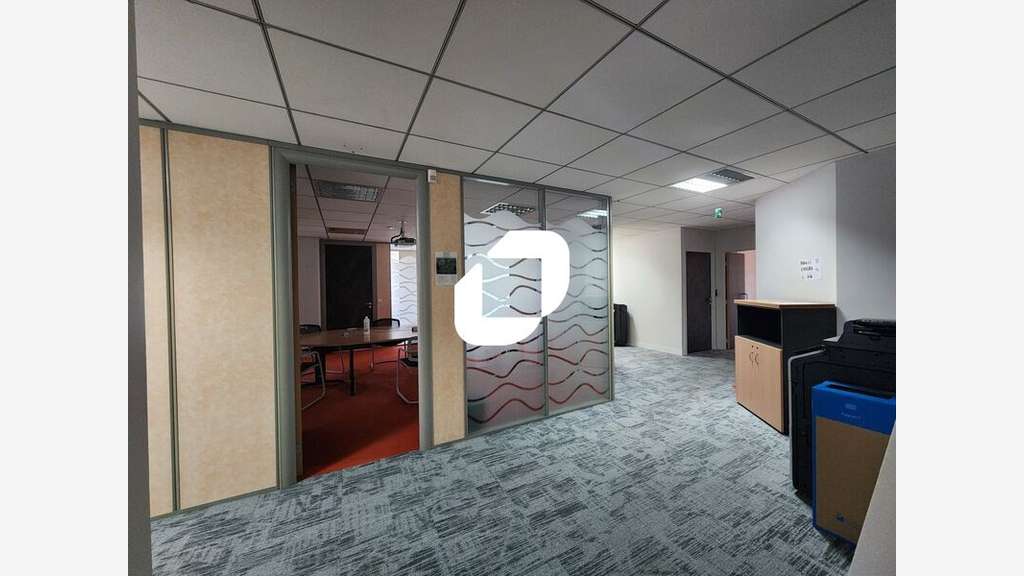 A louer Bureaux 1071m² Meudon la foret