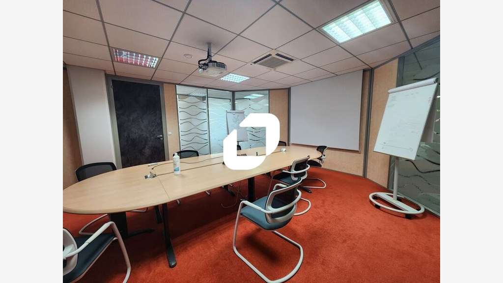A louer Bureaux 1071m² Meudon la foret