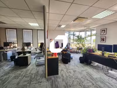 A louer Bureaux 1071m² Meudon la foret
