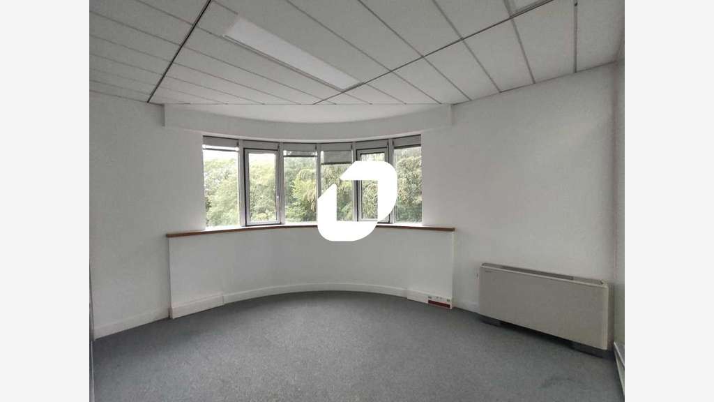 A louer Bureaux 213m² Meudon la foret