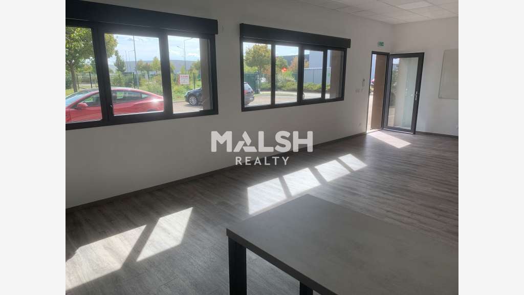 Bureaux à louer 221m² dont 46m² en RDC à Meyzieu