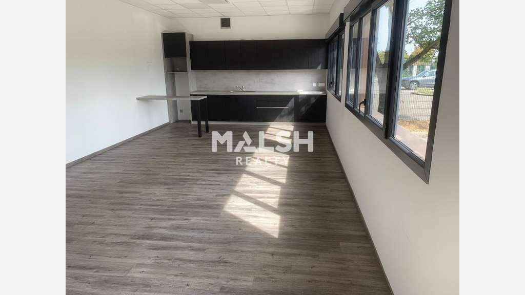 Bureaux à louer 221m² dont 46m² en RDC à Meyzieu