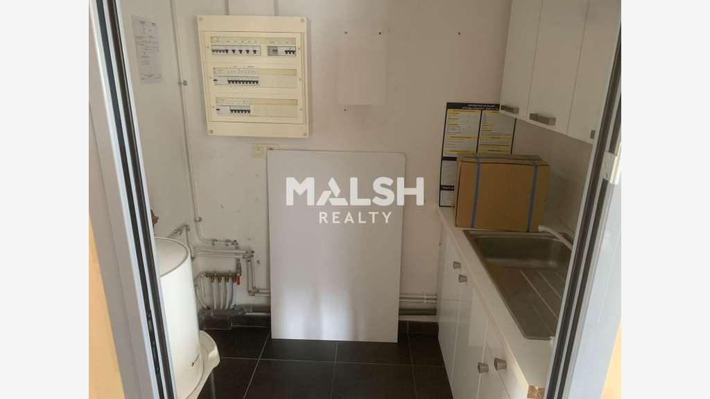 Bureaux à louer 221m² dont 46m² en RDC à Meyzieu