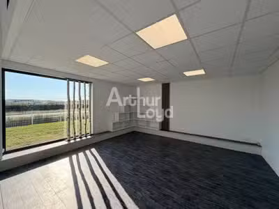 Bureaux à louer à Mignaloux-Beauvoir D12  /  N147