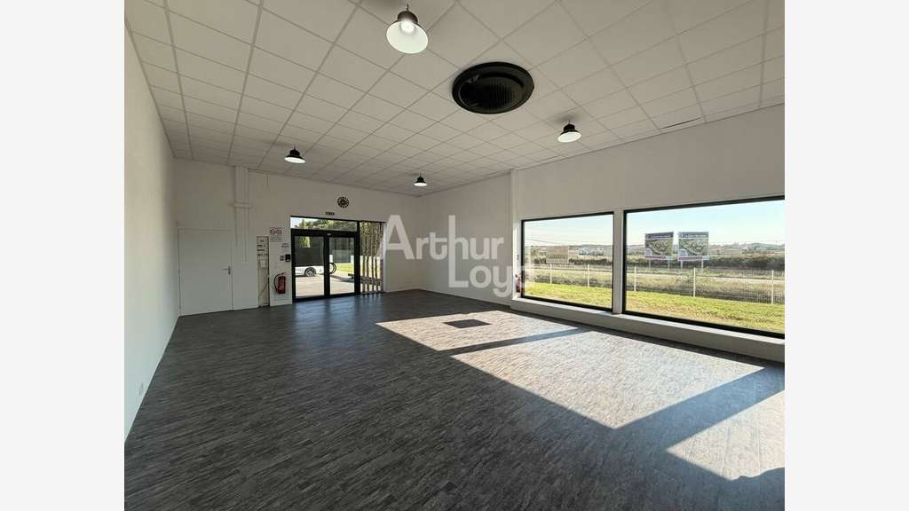 Bureaux à louer à Mignaloux-Beauvoir D12  /  N147