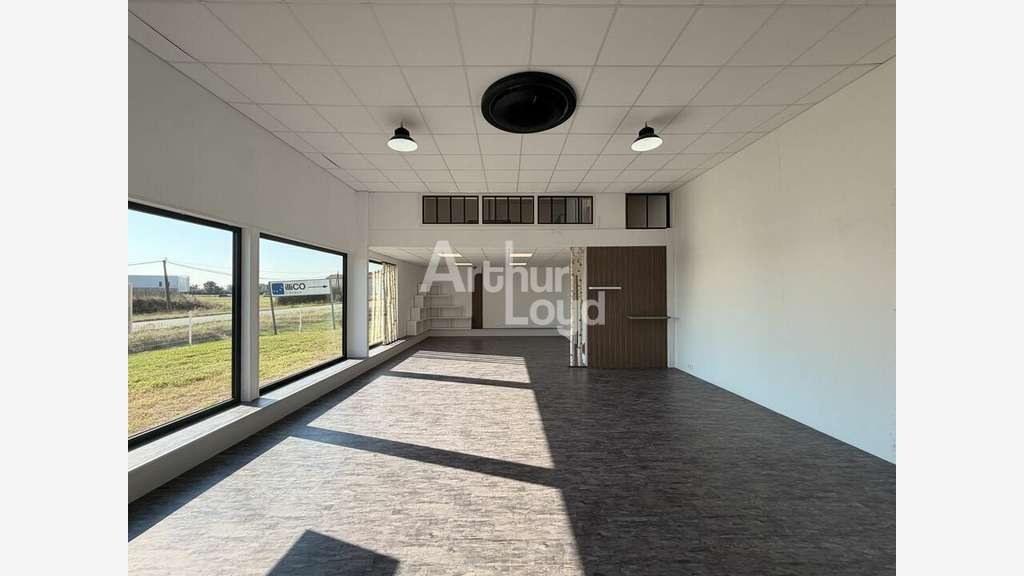 Bureaux à louer à Mignaloux-Beauvoir D12  /  N147