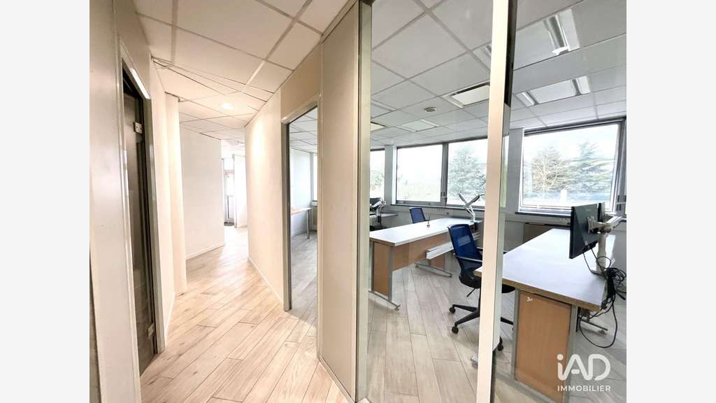 A louer bureaux R+1 ZA les Echets Miribel A46