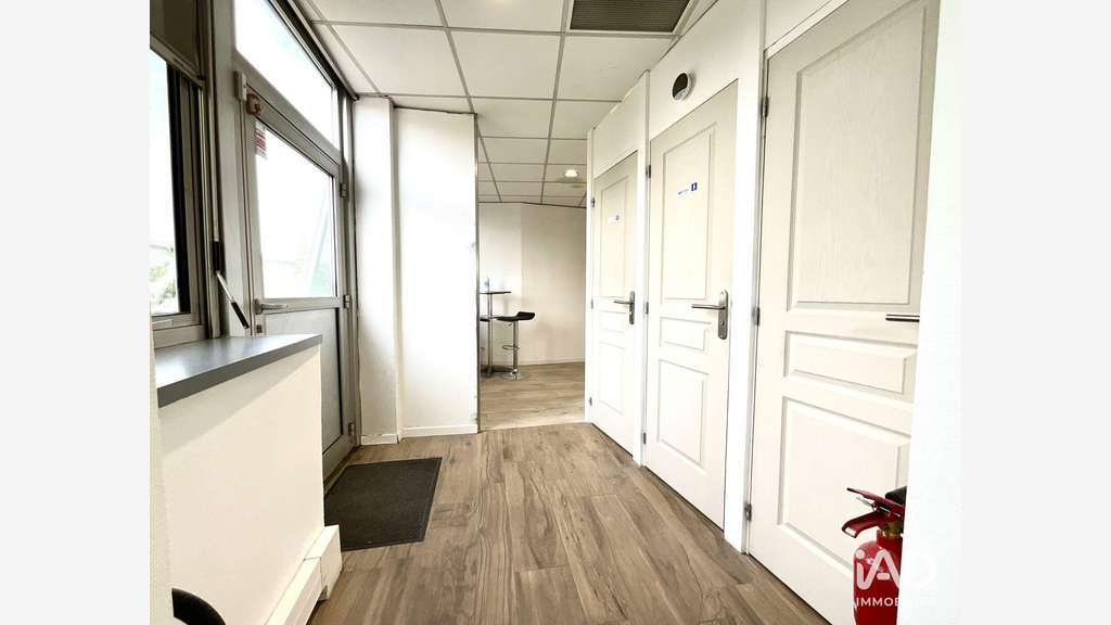 A louer bureaux R+1 ZA les Echets Miribel A46