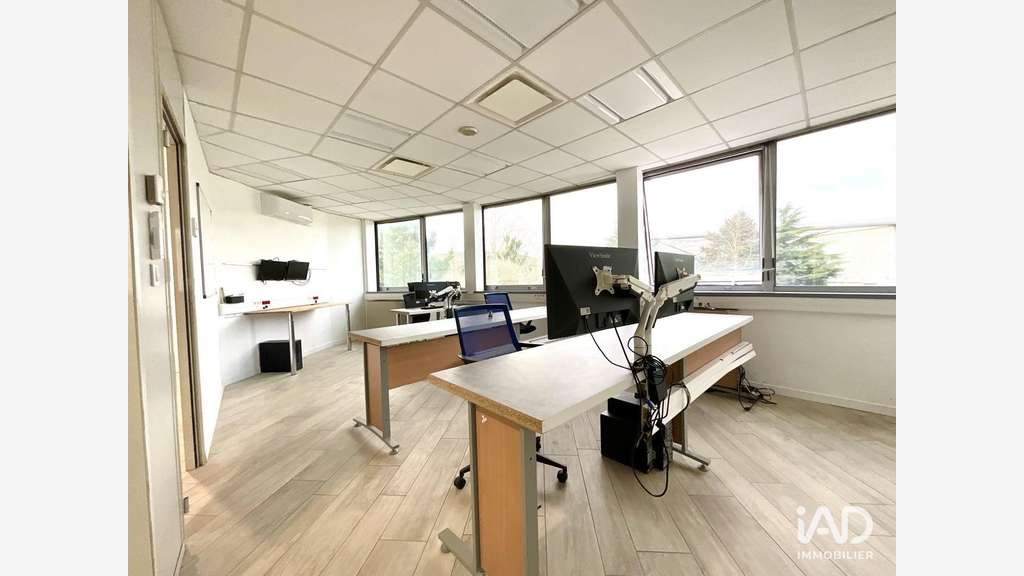 A louer bureaux R+1 ZA les Echets Miribel A46