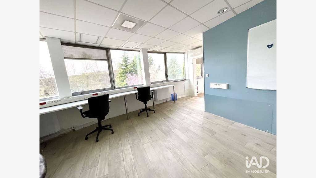 A louer bureaux R+1 ZA les Echets Miribel A46