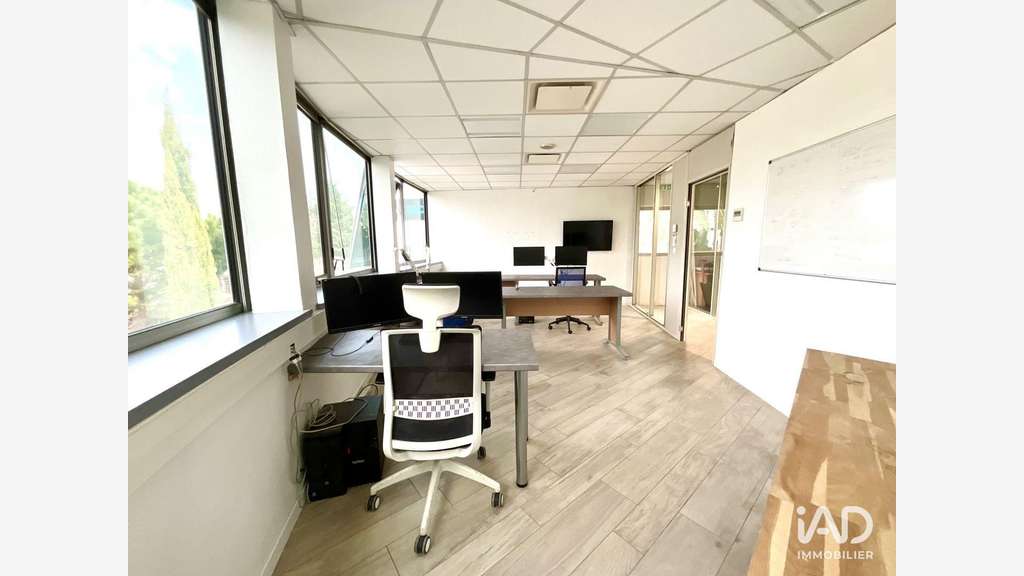 A louer bureaux R+1 ZA les Echets Miribel A46