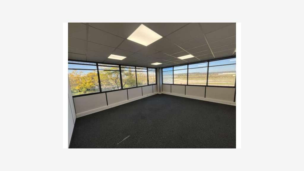 A louer bureaux 365m² à Monfavet Agroparc