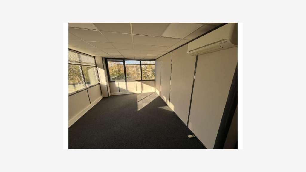 A louer bureaux 365m² à Monfavet Agroparc