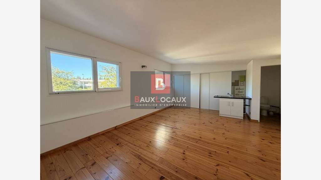 Bureaux avec terrasse à louer à Montfavet Agroparc