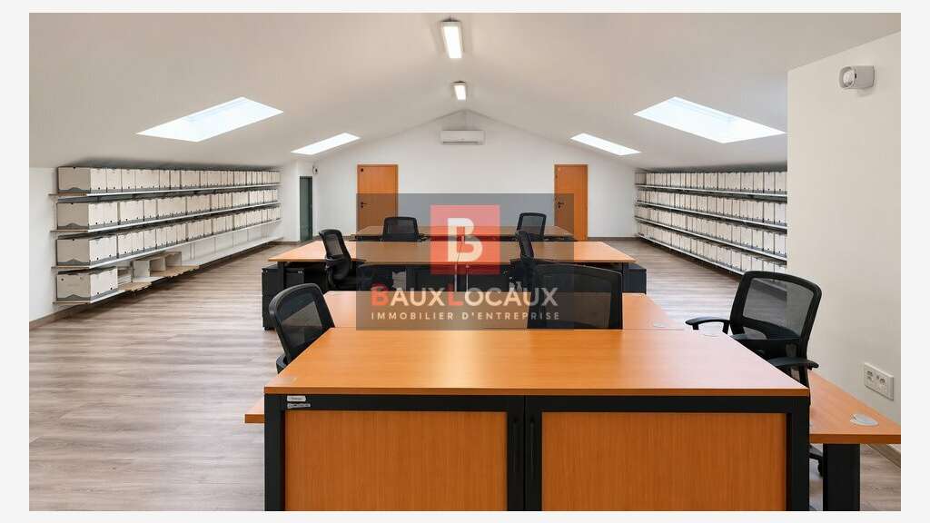 Bureaux de 271m² à louer zone d'activité Monteux