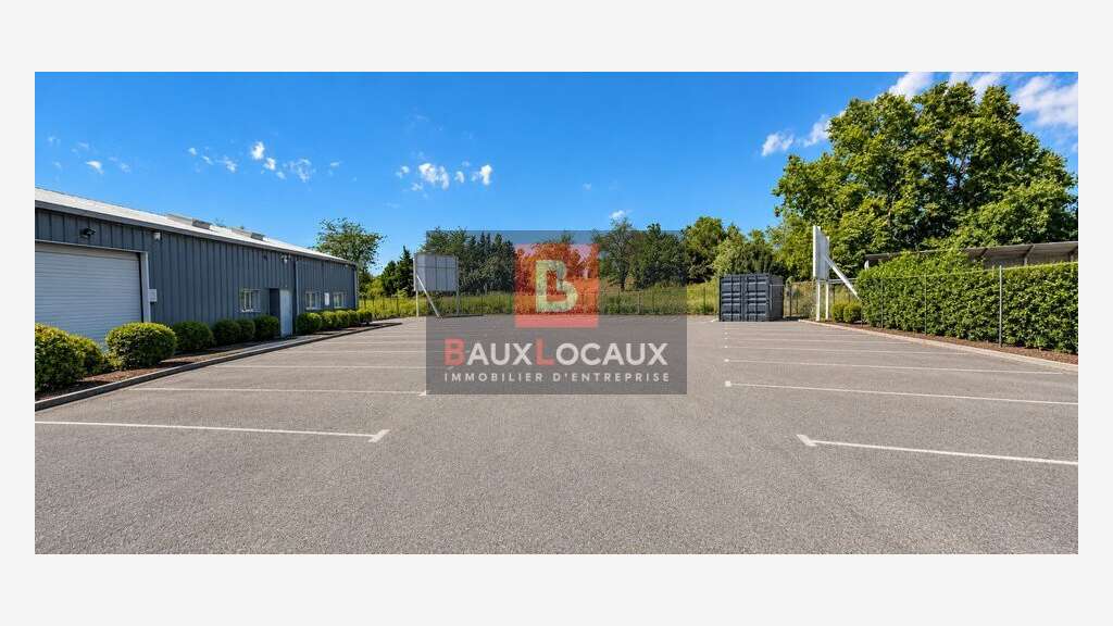 Bureaux de 271m² à louer zone d'activité Monteux