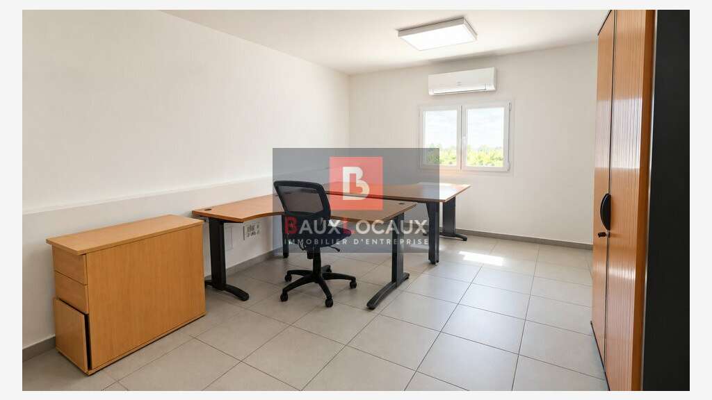 Bureaux de 271m² à louer zone d'activité Monteux