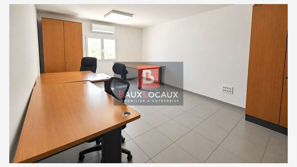 Bureaux de 271m² à louer zone d'activité Monteux