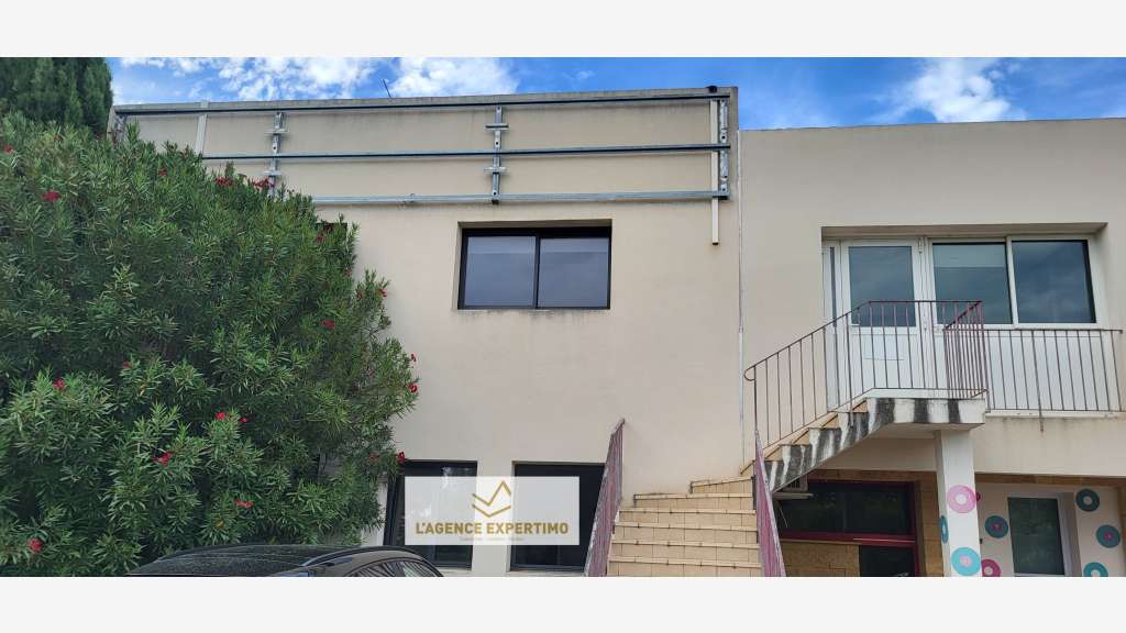 LOCATION BUREAUX 117 M² MONTEUX